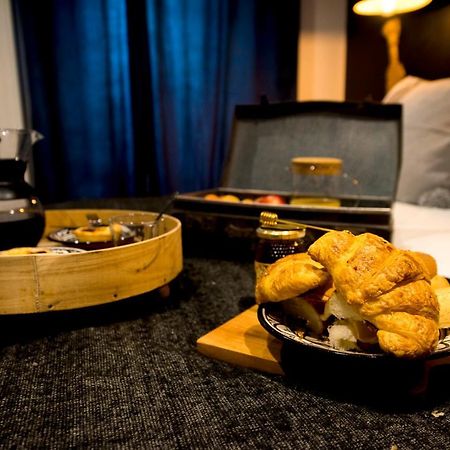 La Petite Valise Hotel Ploudalmézeau Kültér fotó